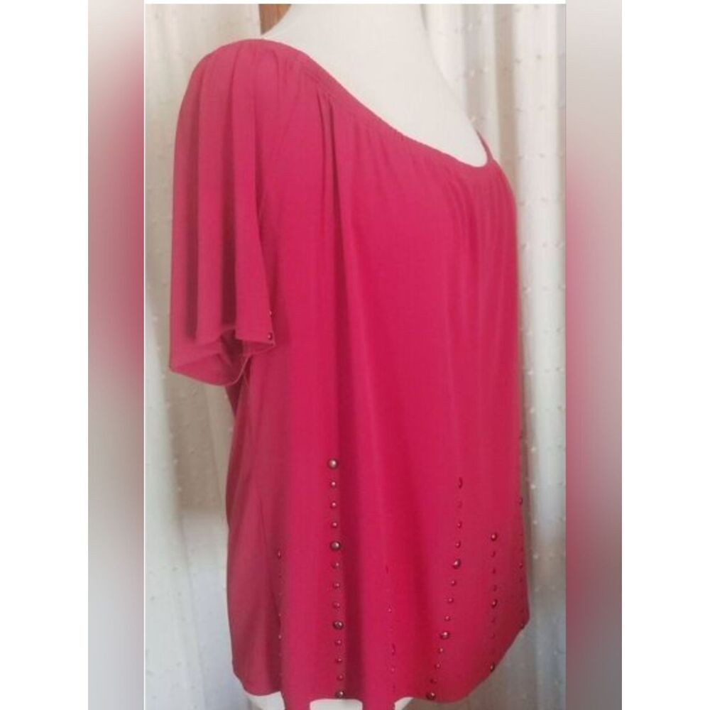 T74 Essentials Western inspired Women’s Red Scoop Neck Top w silver studded deco
